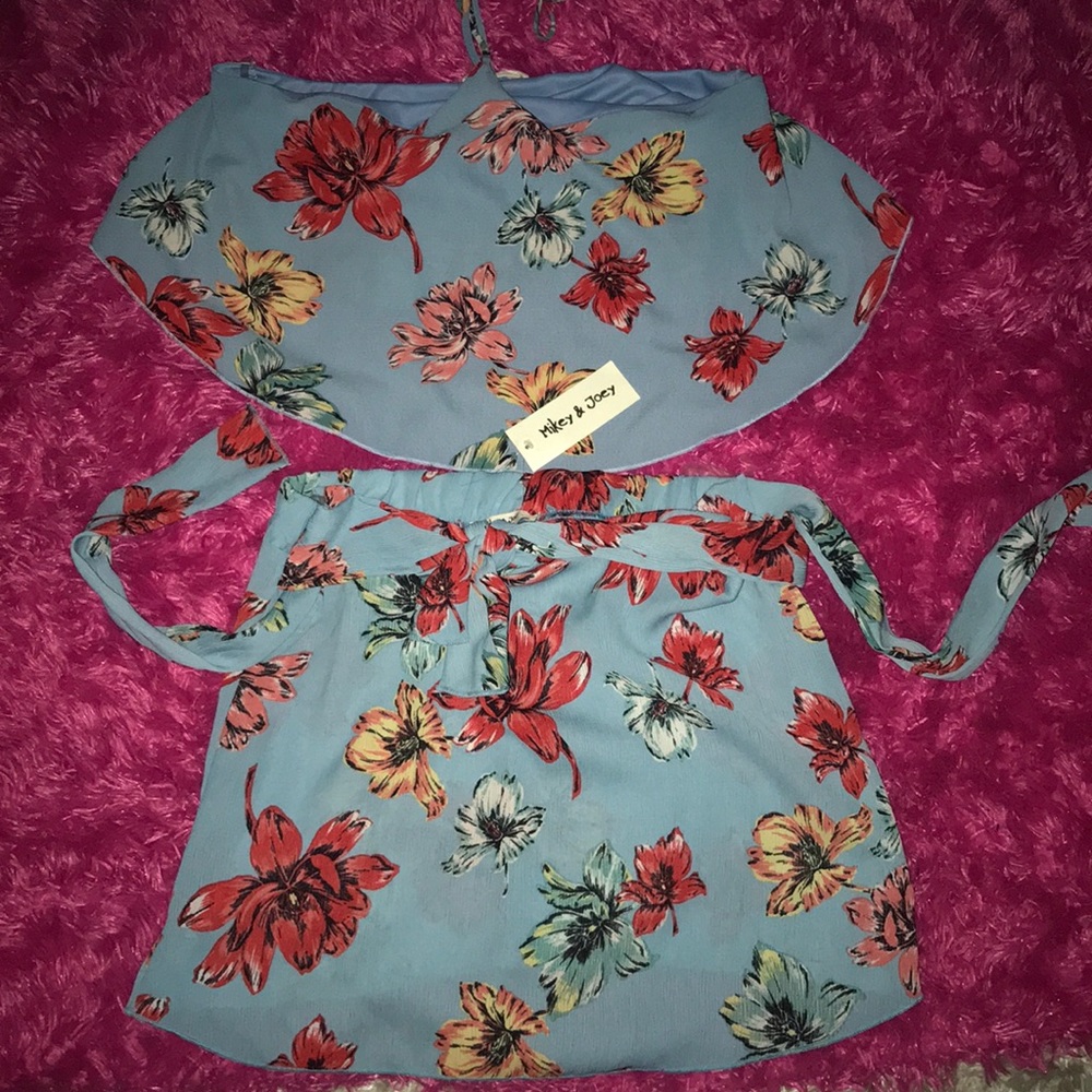 Brand New Hawaiian 🌺 Themed Crop Top & Skirt